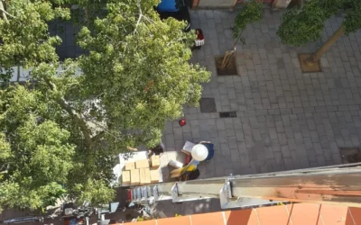 Cómo hacer una mudanza con plataforma elevadora en Barcelona