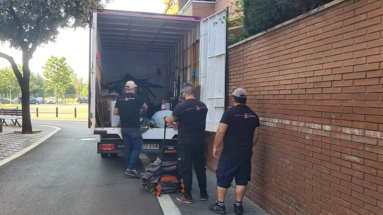 Mudanza llave en mano en Sant Just Desvern con montaje de muebles y colocación final